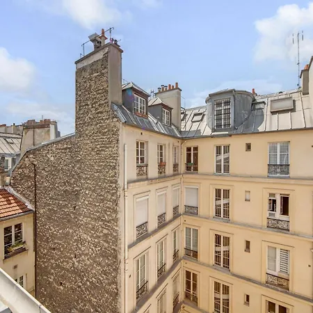 Saint-germain-des-pres - Modern-calm-bright Paris