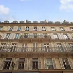 Saint-Germain-des-Prés - Modern-Calm-Bright